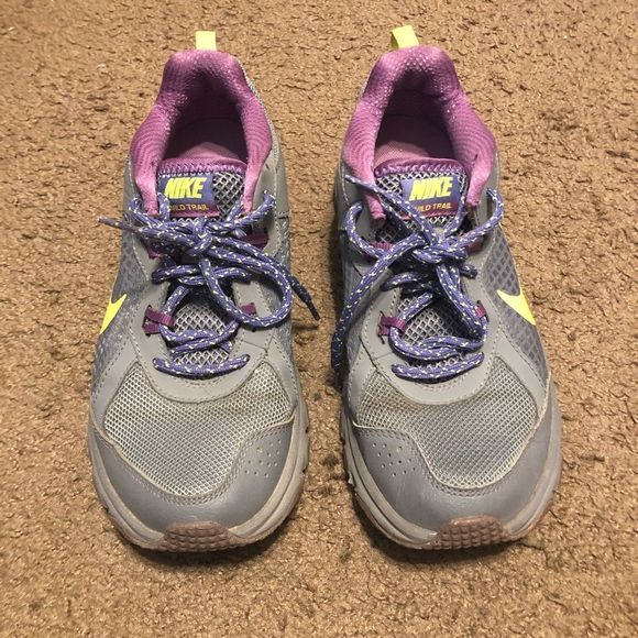 Nike Womens Wild Trail Running Hiking Shoes 643074-010 Gray Purple Yellow Size 8 - Picture 3 of 4